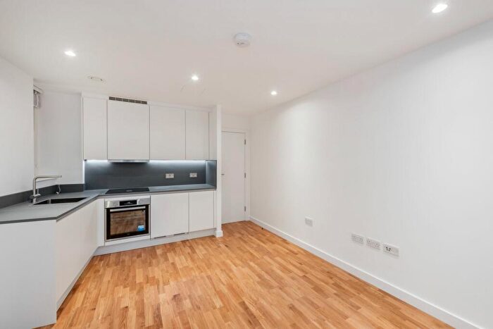 1 Bedroom Flat To Rent In Canfield Gardens, NW6