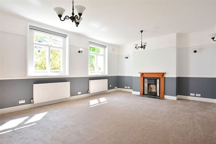 2 Bedroom Flat To Rent In The Glebe, Blackheath, London, SE3