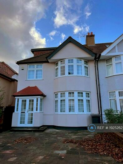 4 Bedroom Semi-Detached House To Rent In Fairfield Avenue, Edgware, HA8