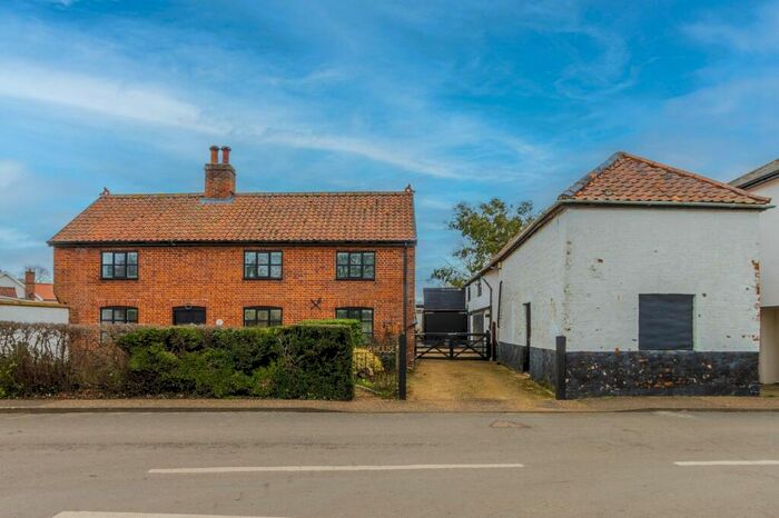 4 Bedroom Detached House For Sale In The Street, Great Hockham, IP24
