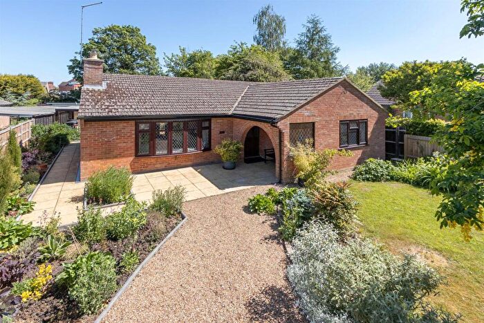 3 Bedroom Bungalow For Sale In Pool Street, Woodford Halse, NN11