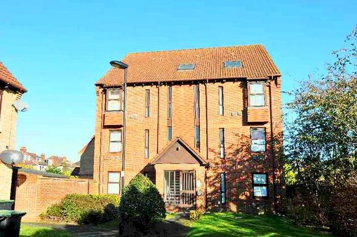 Studio To Rent In Pilgrims Close, London, N13