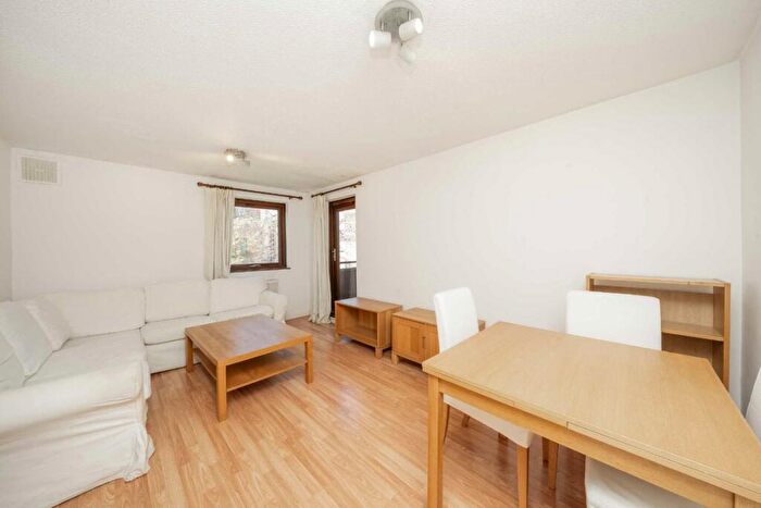 1 Bedroom Flat To Rent In Doulton Mews, West Hampstead, NW6