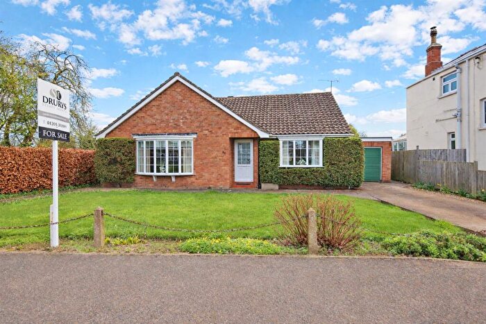 2 Bedroom Bungalow For Sale In Willoughby Road, PE21