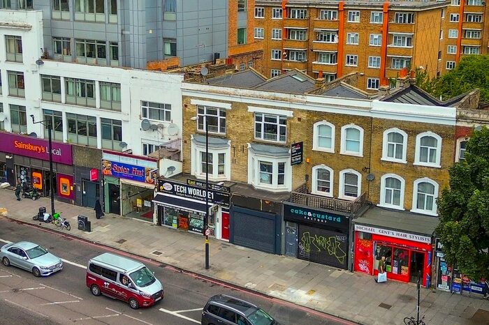1 Bedroom Flat To Rent In Lighthouse Apartments, Commercial Road, London, E1