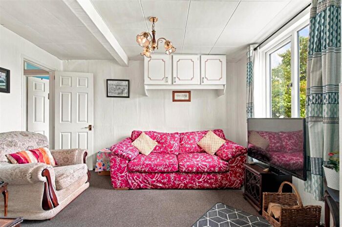 1 Bedroom Detached Bungalow For Sale In Kilnsea Road, Kilnsea, Hull, HU12