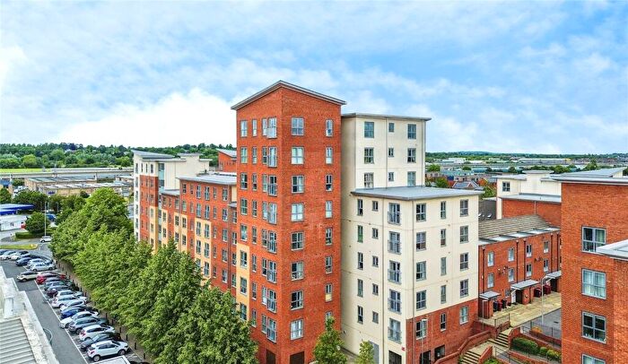 2 Bedroom Apartment For Sale In Moulsford Mews, Reading, Berkshire, RG30