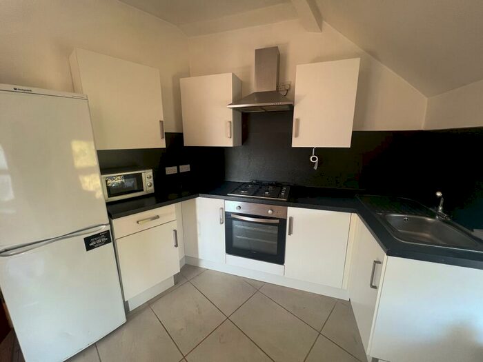 1 Bedroom Apartment To Rent In Tudor Street, Cardiff, CF11