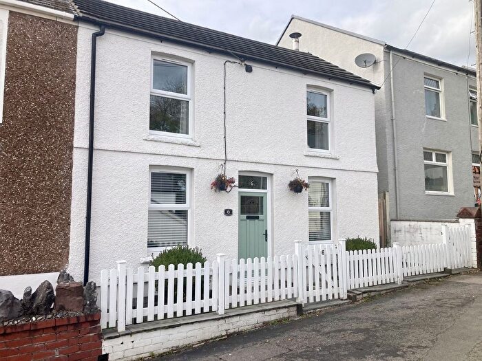 3 Bedroom End Terrace House For Sale In Heol Y Graig, Clydach, Swansea, City And County Of Swansea., SA6