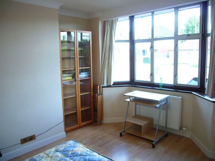 5 Bedroom Property To Rent In Aldershot Road, Guildford, GU2