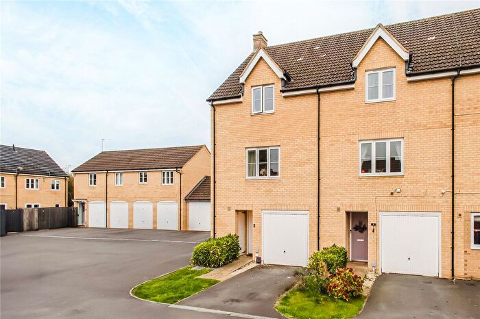3 Bedroom End Of Terrace House For Sale In Damson Crescent, Taw Hill, Swindon, Wiltshire, SN25