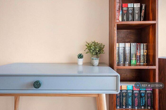 1 Bedroom Flat To Rent In Macclesfield House, London, EC1V