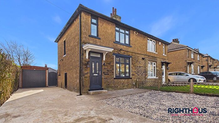 3 Bedroom Semi Detached House For Sale In Westbury Road, Bradford, BD6