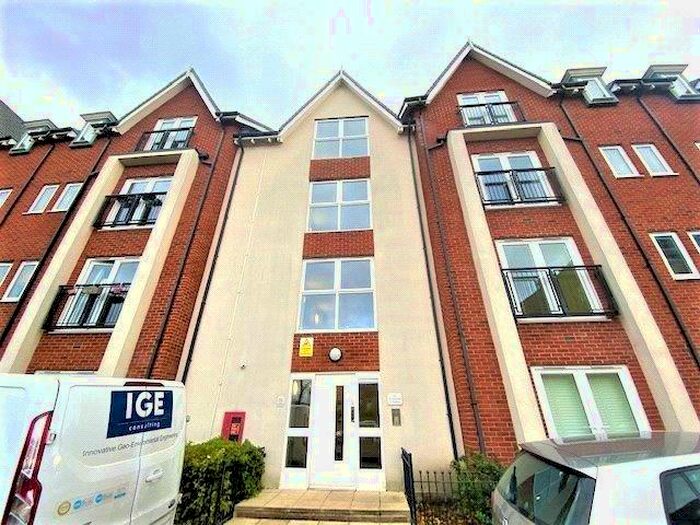 2 Bedroom Apartment To Rent In Houseman Crescent, West Didsbury, Manchester, M20