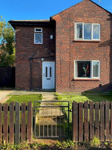 3 Bedroom Semi-Detached House To Rent In Cranworth Avenue, Astley, M29