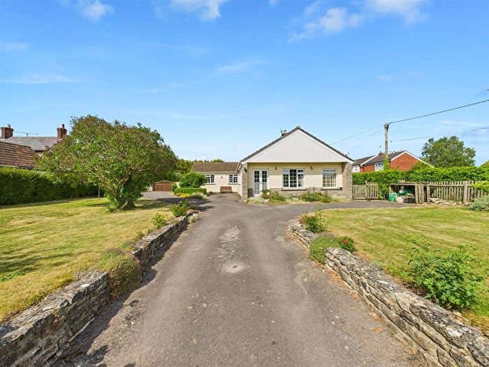 4 Bedroom Bungalow For Sale In New Zealand, Calne, SN11