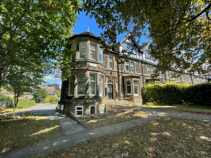 1 Bedroom Flat To Rent In Holly Bank, Headingley, Leeds, LS6