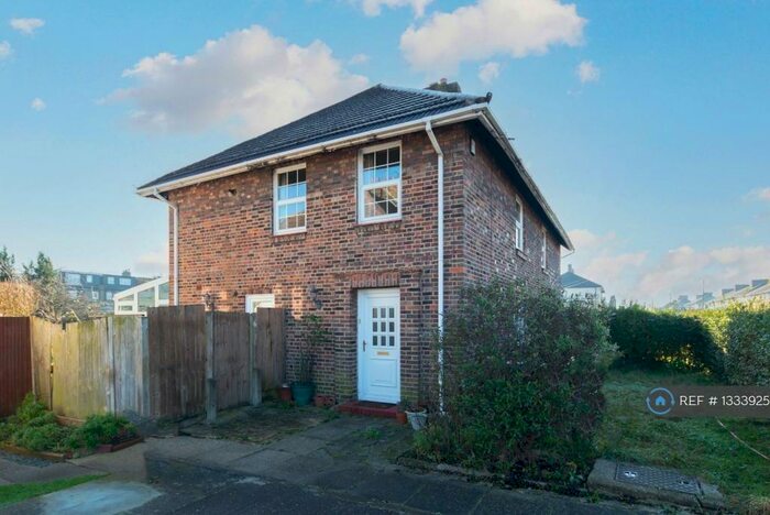 3 Bedroom Semi-Detached House To Rent In Claremont Avenue, New Malden, KT3