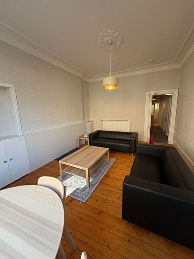3 Bedroom Flat To Rent In Morningside Road, Morningside, Edinburgh, EH10