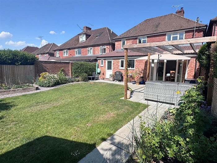 4 Bedroom Detached House For Sale In Paddock Road, Newbury, RG14
