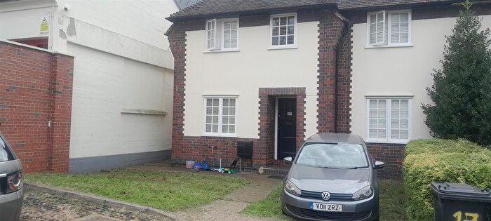 3 Bedroom Semi Detached House For Sale In Lancaster Place, Leicester, LE1