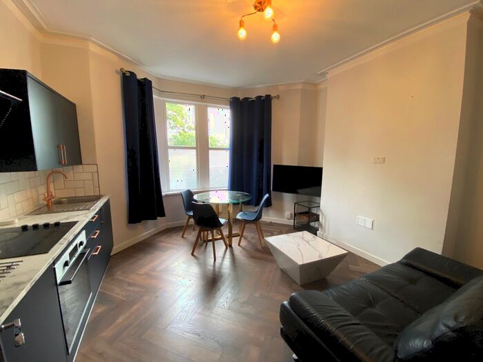 1 Bedroom Flat To Rent In Taff Embankment, Cardiff, CF11