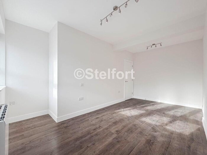 2 Bedroom Apartment To Rent In Court Road, London, SE9