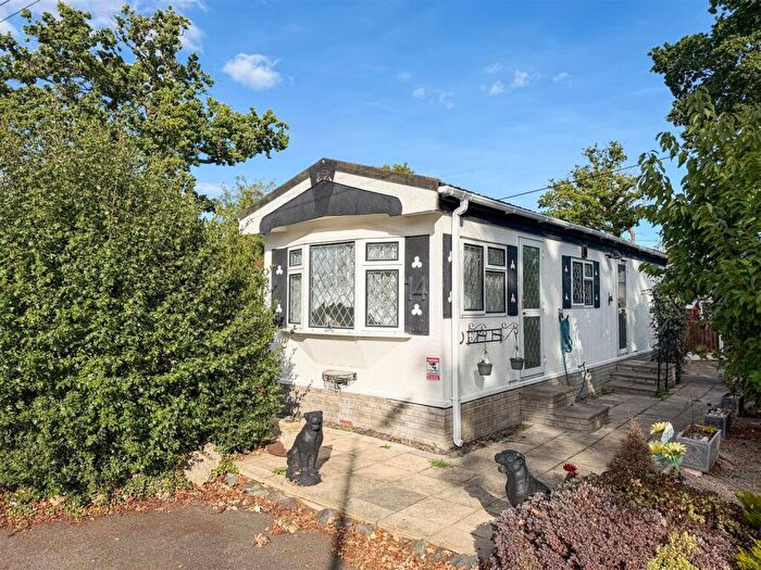 1 Bedroom Park Home For Sale In Woodlands, Sacketts Grove, Clacton-on-Sea, Essex, CO16