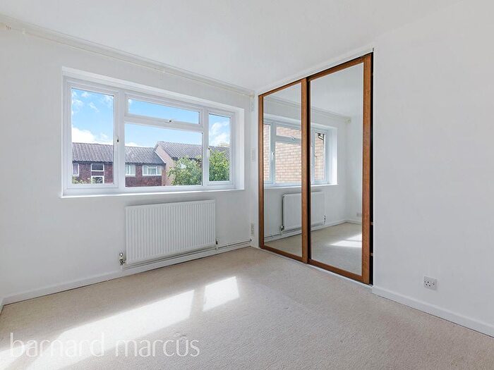 2 Bedroom Flat To Rent In Bardsley Close, Croydon, CR0