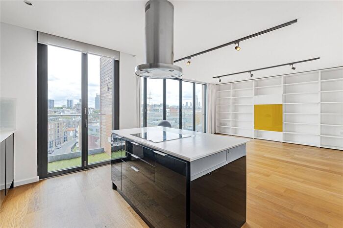 3 Bedroom Flat To Rent In Keppel Row, London, SE1