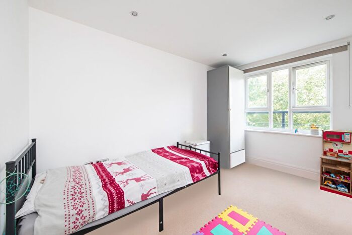 2 Bedroom Flat To Rent In Earlsfield House, Royal Quarter, KT2