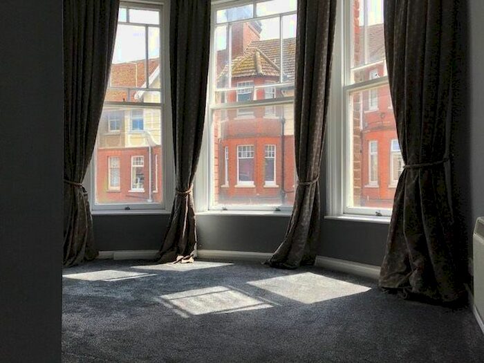 1 Bedroom Flat To Rent In Lime Hill Road, Tunbridge Wells, Kent, TN1