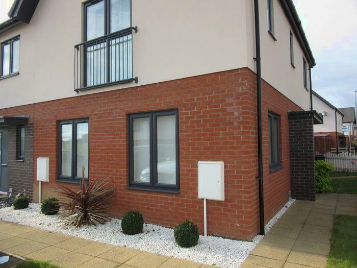 3 Bedroom Semi-Detached House To Rent In Greenpark Avenue, King's Lynn, PE30