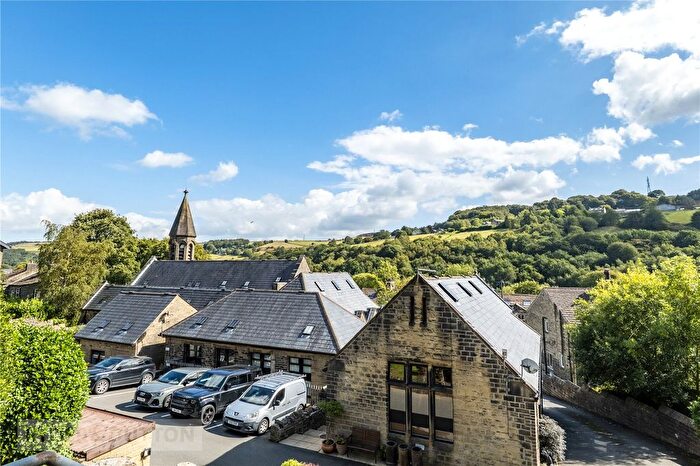 2 Bedroom Flat For Sale In Church Meadows, Ripponden, Sowerby Bridge, West Yorkshire, HX6