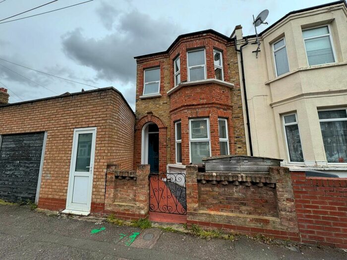 2 Bedroom Terraced House To Rent In Edinburgh Road, E17