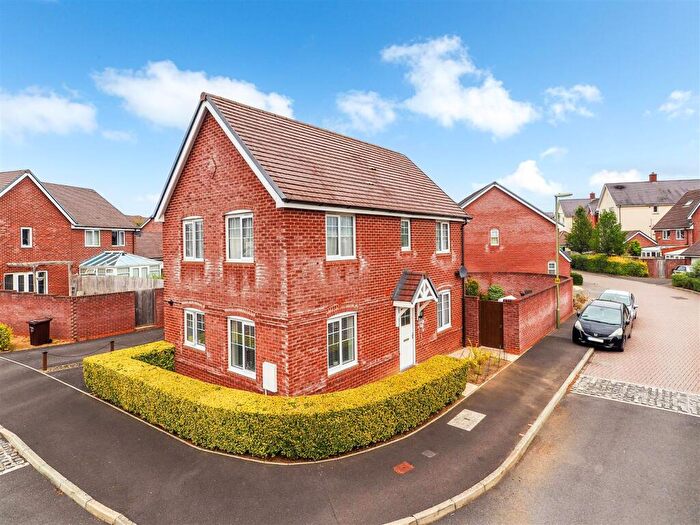3 Bedroom Detached House For Sale In Olympic Park Road, Andover, SP11