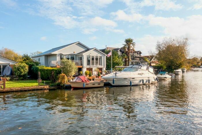 4 Bedroom Detached House To Rent In The Island, Wraysbury, Staines, TW19