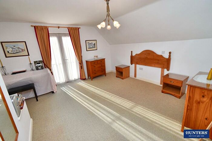 3 Bedroom End Of Terrace House For Sale In Newgate End, Wigston, LE18