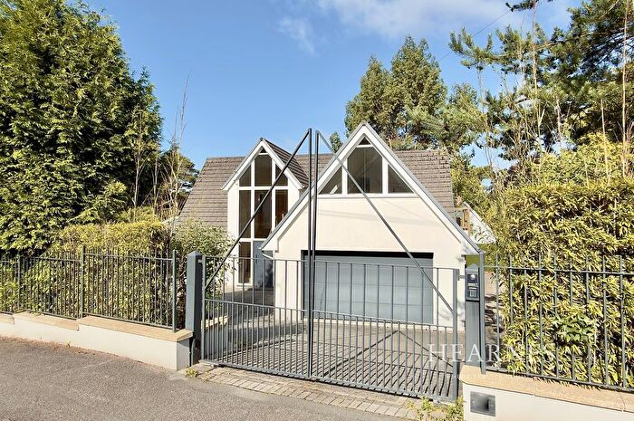 4 Bedroom Detached House For Sale In Thwaite Road, Coy Pond, Poole, BH12