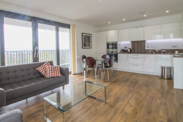 2 Bedroom Apartment To Rent In Kingfisher Heights, Waterside Park, Royal Docks, E16