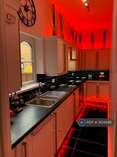 2 Bedroom Flat To Rent In High Street, London, SE20