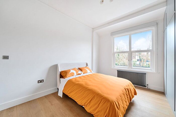 1 Bedroom Flat To Rent In Creighton Avenue, London, N10