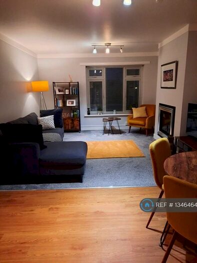 3 Bedroom Flat To Rent In Mersey Court, Liverpool, L23