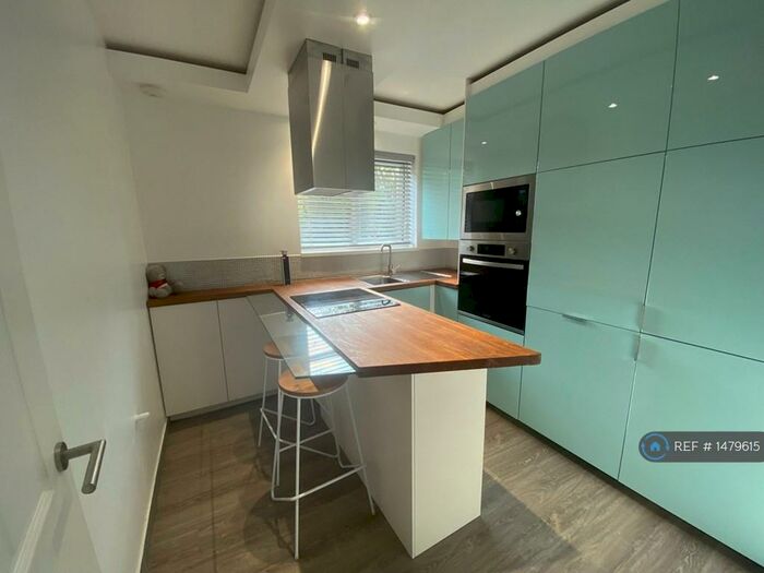 2 Bedroom Flat To Rent In Harcourt, Bournemouth, BH1