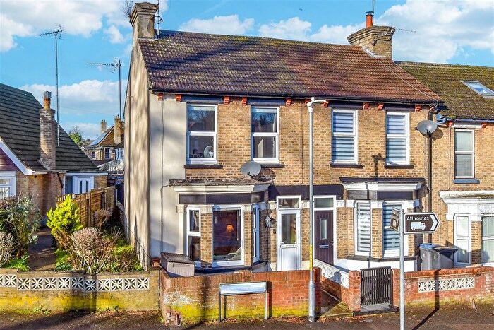 3 Bedroom End Terrace House For Sale In Crabble Road, Dover, Kent, CT17