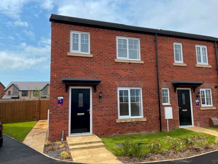 3 Bedroom Town House To Rent In Burnham Way, Quarrington, NG34