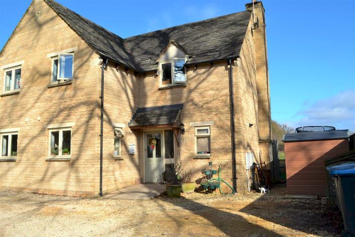 3 Bedroom Semi-Detached House For Sale In Ticknell Piece Road, Charlbury, Chipping Norton, OX7