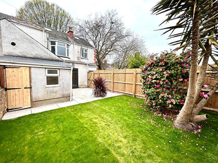 3 Bedroom Property To Rent In Abercynon Street, Cardiff, CF11