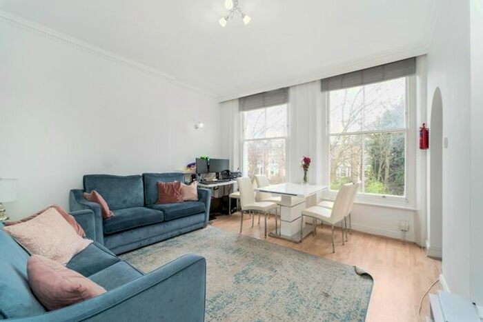 2 Bedroom Flat To Rent In Elgin Crescent, London, W11