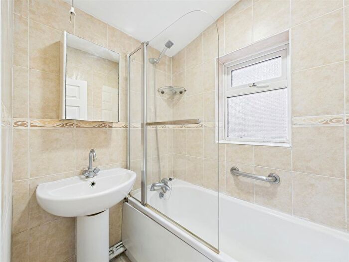 2 Bedroom Bungalow For Sale In Colton Gardens, London, N17